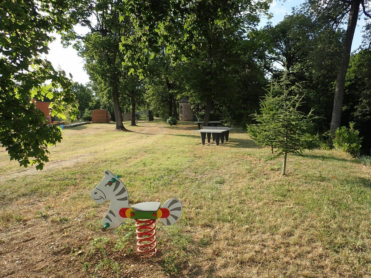 Domaine De Senaud Campsite